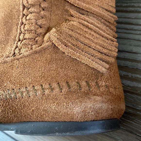 🪶Minnetonka🪶Moccasin Suede Luna Fringe Boots - Picture 7 of 9